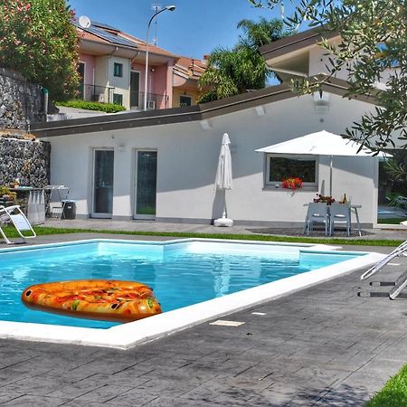 Villa Dedalisa By Holidayngo Acireale Exteriör bild