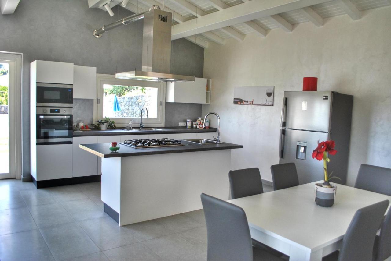 Villa Dedalisa By Holidayngo Acireale Exteriör bild