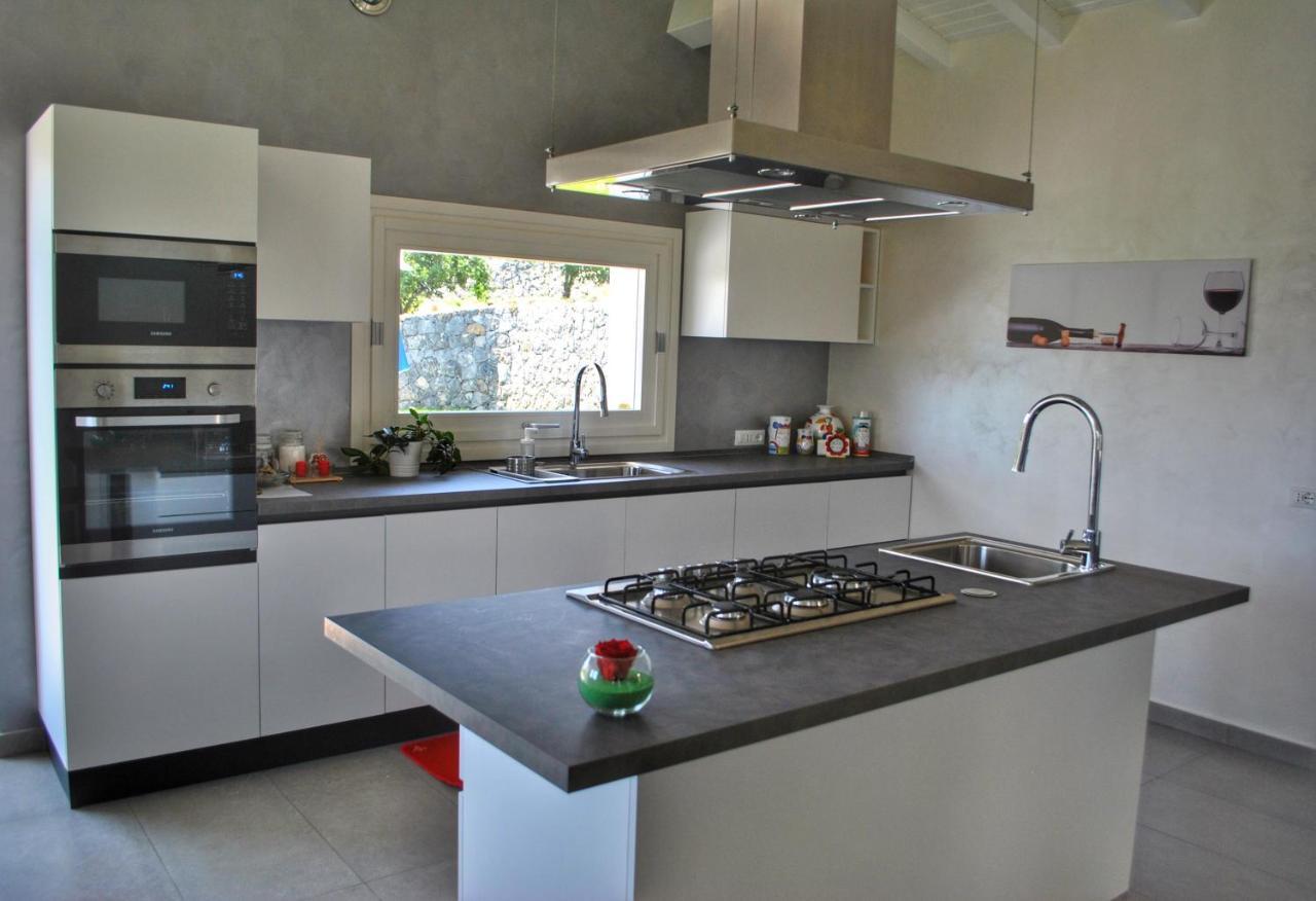Villa Dedalisa By Holidayngo Acireale Exteriör bild