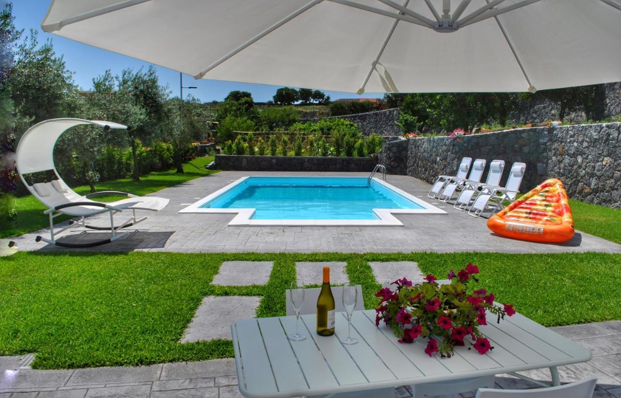 Villa Dedalisa By Holidayngo Acireale Exteriör bild