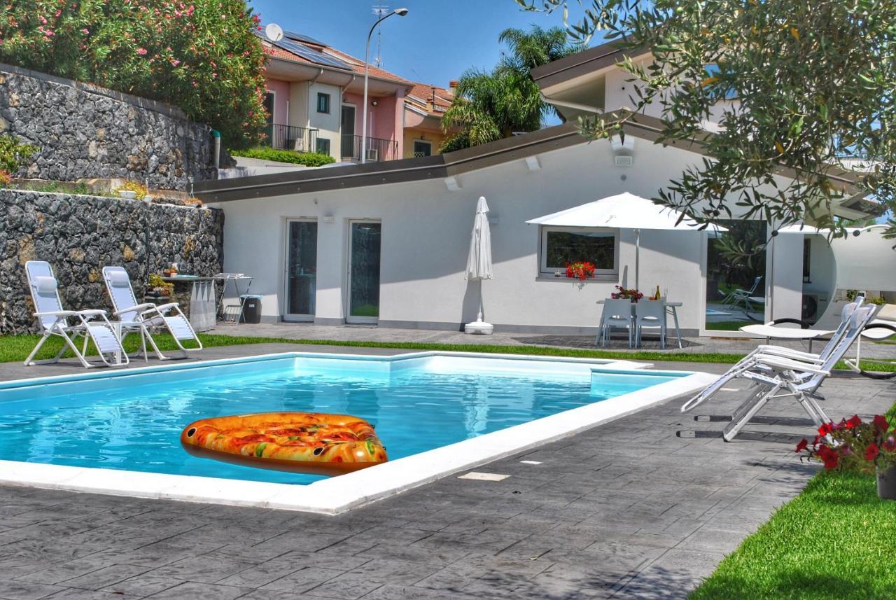 Villa Dedalisa By Holidayngo Acireale Exteriör bild